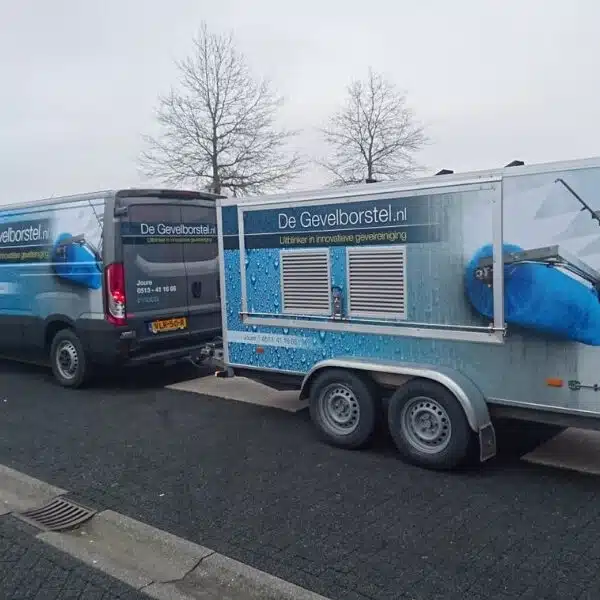 Auto en aanhanger reclame De Gevelborstel