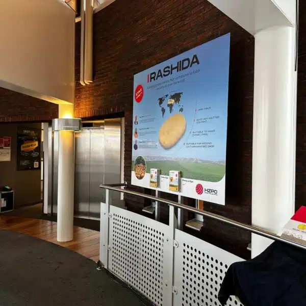 Groot display met aardappelinformatie en branding binnen eventaankleding van HZCP Potato Days