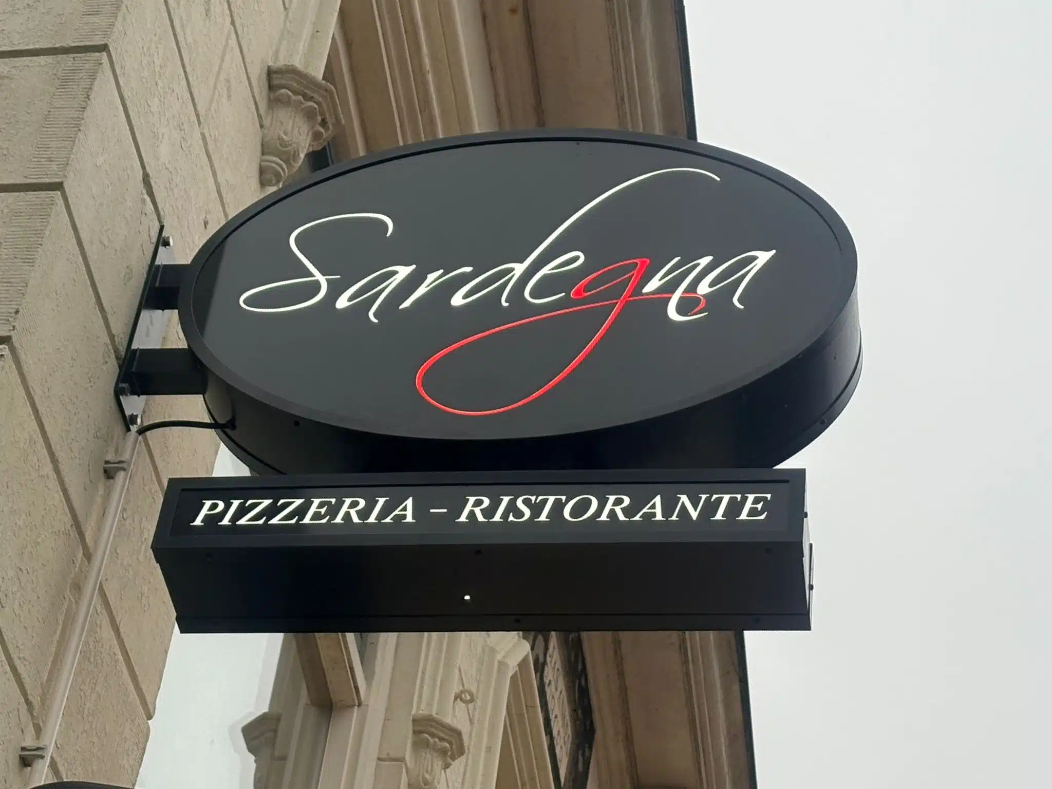 Lichtbak voor pizzeria Sardegna